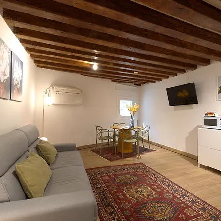 Mascherone Apartment