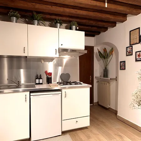 Mascherone Apartment
